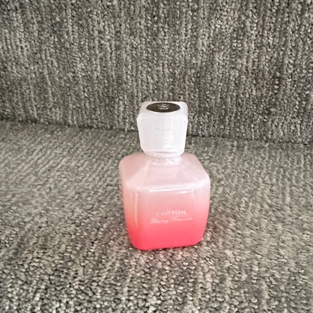 Chiffon Peony Freesia Victoria Secret 1.7 oz  50 ml Eau De Parfum discontinued